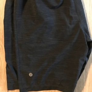 Men’s L Lululemon shorts